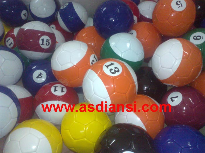 billiard pool soccer balls snookball